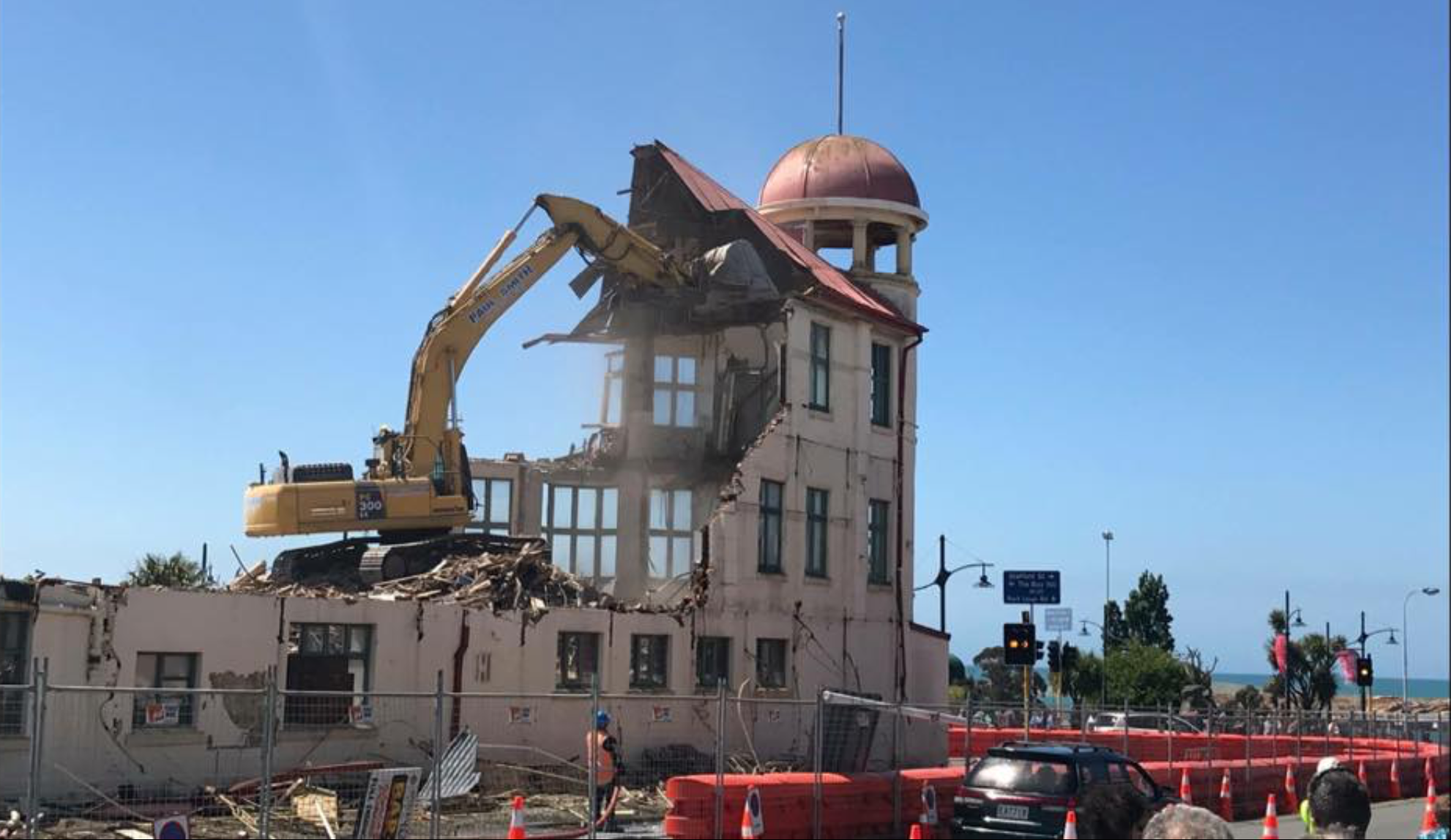 Hydro Grand Hotel Demolition